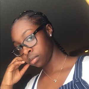 Meet your Posher, Brittney